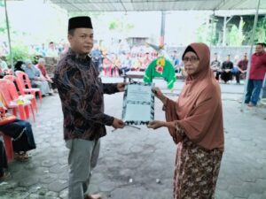 LUKADESI MARGOREJO KOMPLIT DENGAN KTP PASANGAN DISERAHKAN DI RUMAH DUKA
