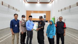 PENYERAHAN SIMBOLIS BANSOS BERAS 10 KG DI MARGOREJO