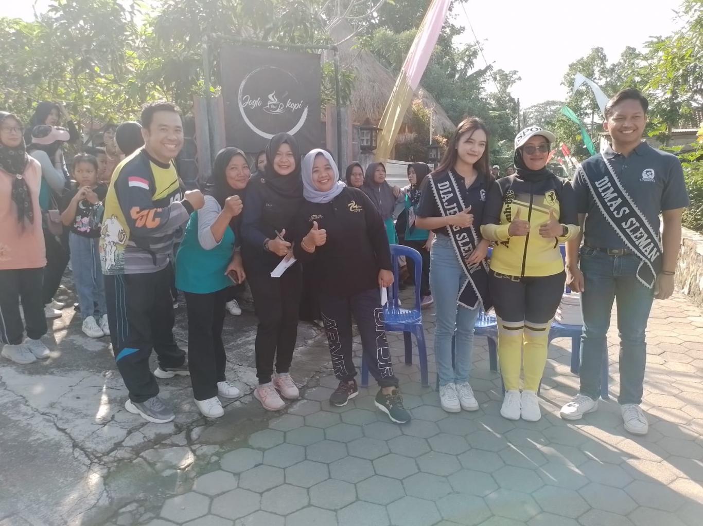 Program Sehari Bersama Bupati Sleman Dengan Senam Massal Sleman Bangkit