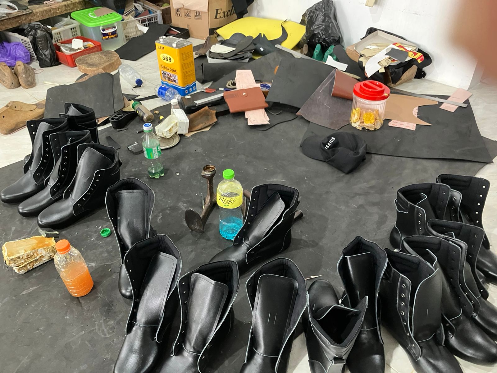 Handmade Shoes Kadirojo Tetap Berusaha Bertahan